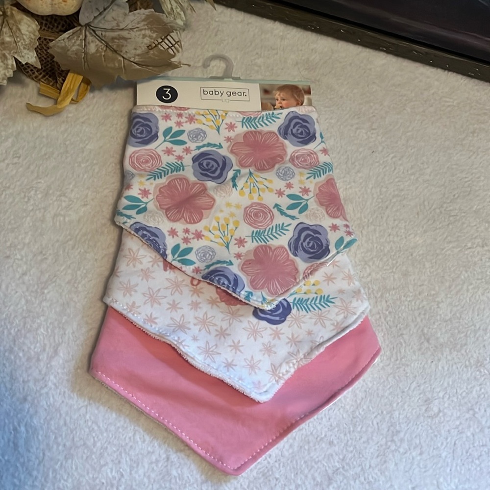 ‼️3/$10‼️ NWT Set/3 Baby Bibs